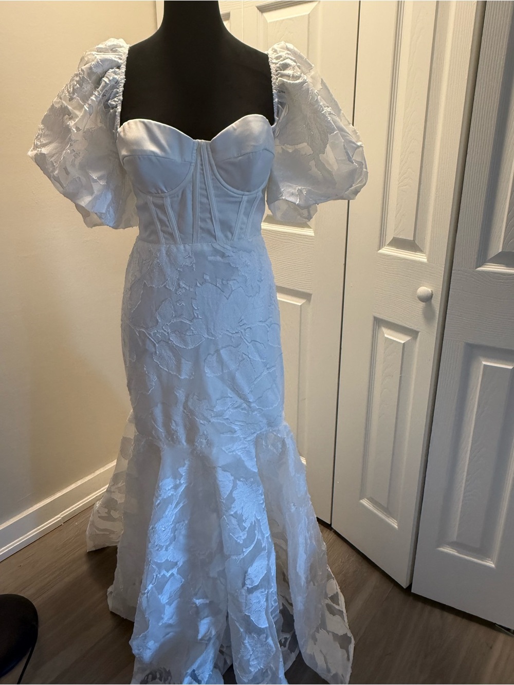 SHEIN White Lace Corset Mermaid Wedding Dress with Puff Sleeves